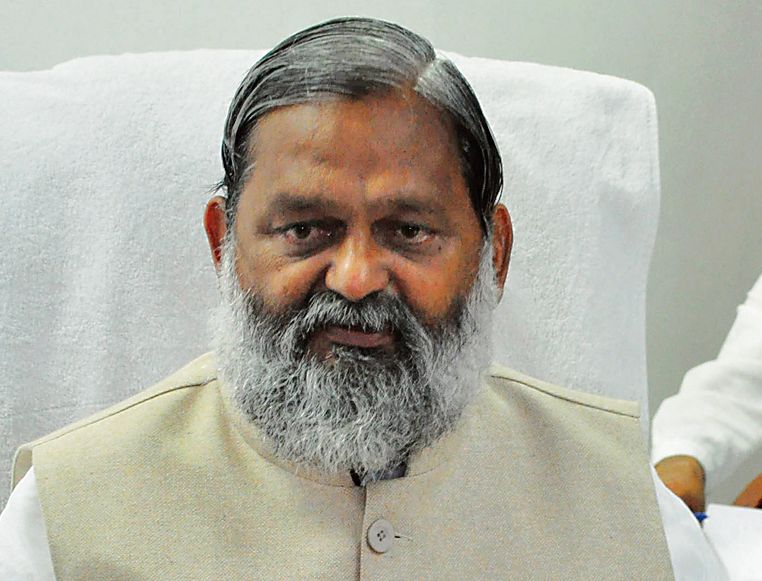 कांग्रेस में जो लड़ाई अंदर बैठ कर होती थी, अब वो सड़को पर आ गई : अनिल विज