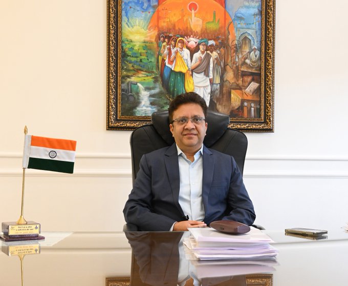 लोकतंत्र के पर्व में हर मतदाता अपने मताधिकार का प्रयोग कर अपना योगदान अवश्य करें : अनुराग अग्रवाल