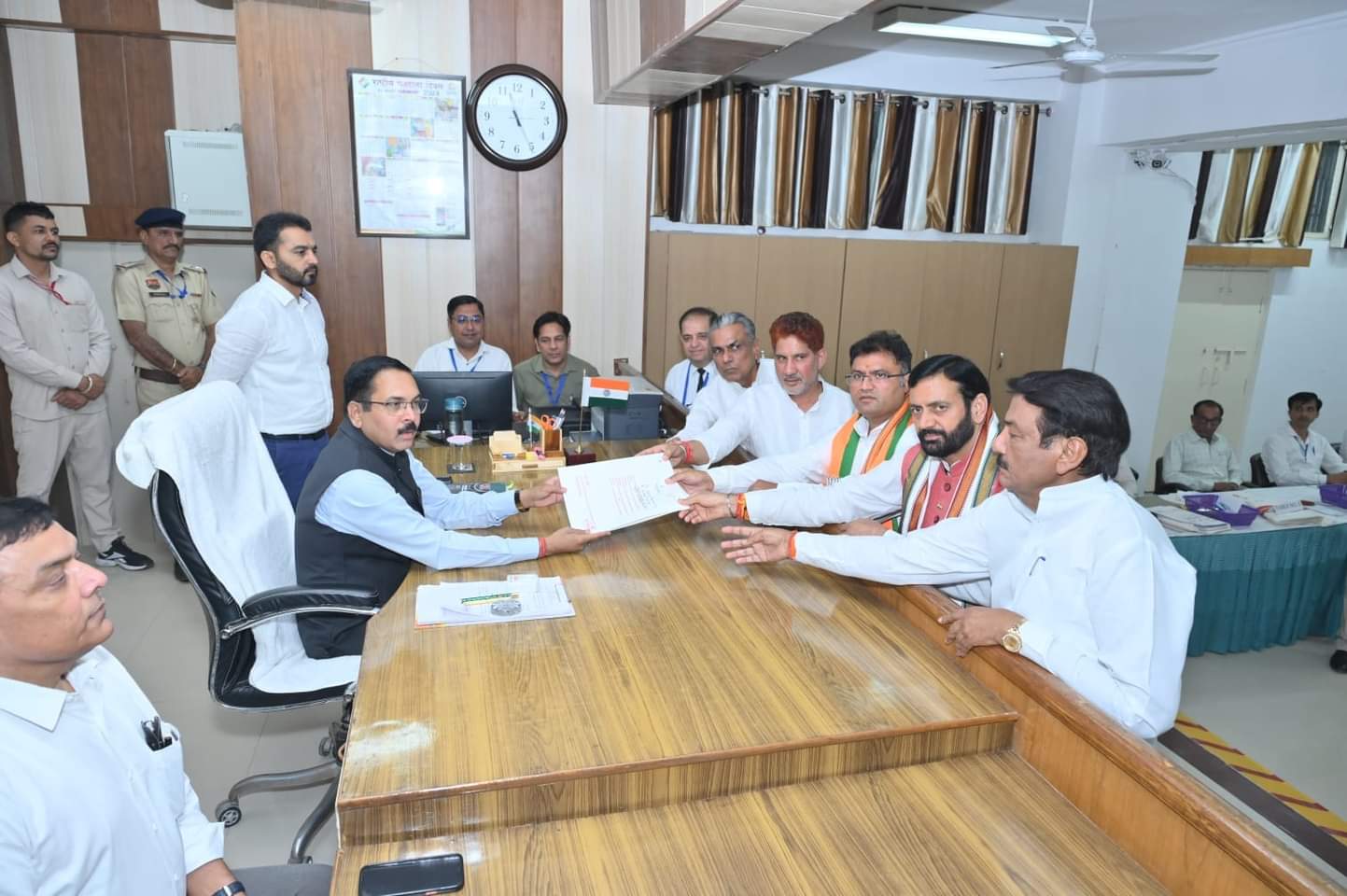 डॉ. अशोक तंवर का नामांकन दाखिल करवाने सिरसा पहुंचे मुख्यमंत्री नायब सिंह सैनी