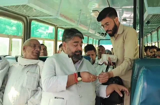 परिवहन मंत्री असीम गोयल रोडवेज बस से सफर कर अंबाला से चंडीगढ़ पहुंचे