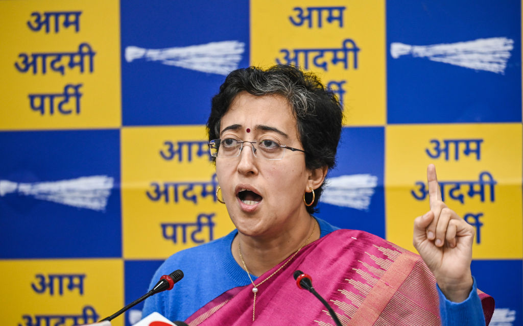 दिल्ली सरकार को गिराने के मकसद से राष्ट्रपति शासन लगाने की कोशिश : आतिशी