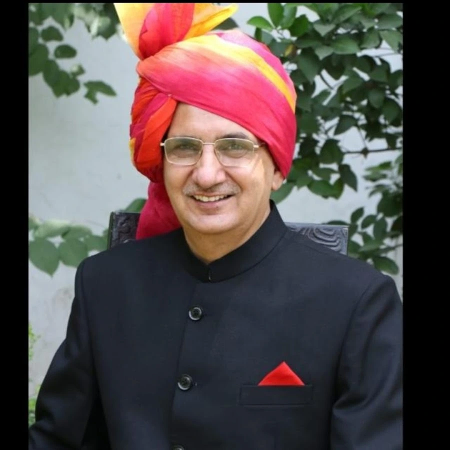 सोशल मीडिया पर छाए भिवानी के डीसी महावीर कौशिक, अपनी गायकी कला से मोहा सबका मन