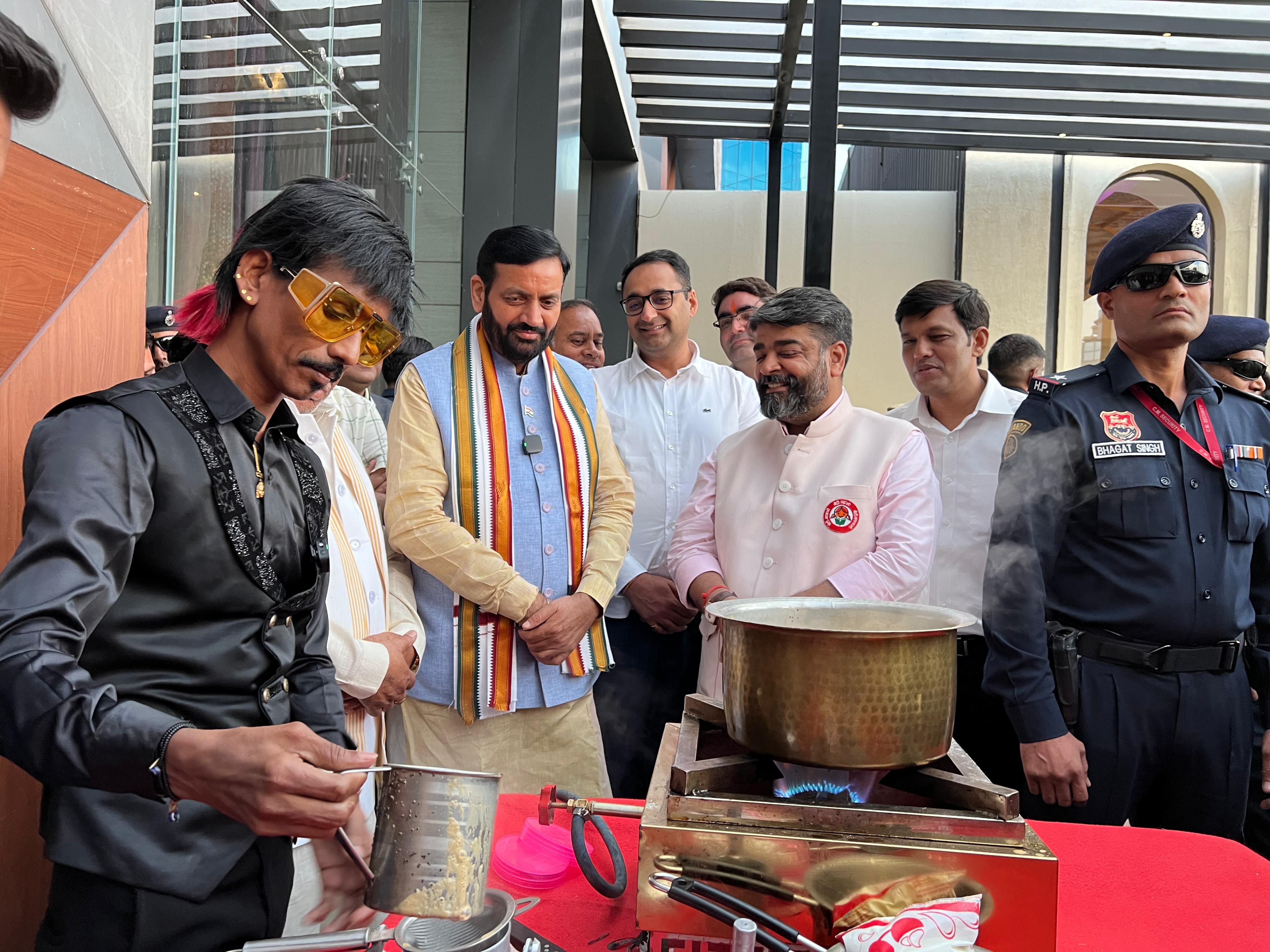 सीएम नायब सैनी ने सोशल मीडिया इन्फ्लुएंसर से की मोदी के सपने को साकार करने की अपील