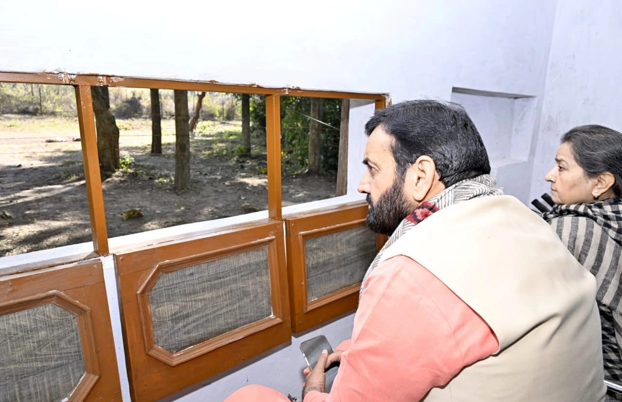 सीएम ने किया पिंजौर स्थित 'जटायु कंजर्वेशन बिल्डिंग केंद्र' का दौरा, विलुप्त प्रजातियों पर दिया बड़ा बयान