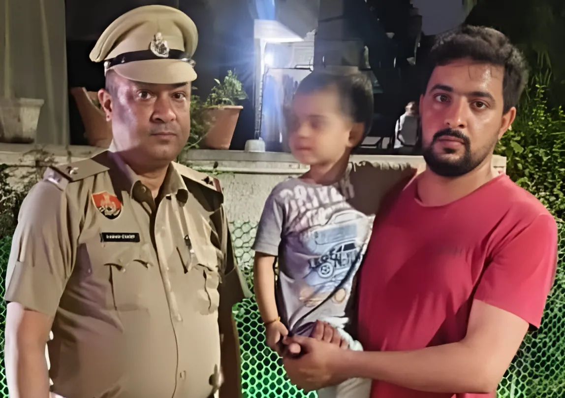 पुलिस सिर्फ एक वर्दीधारी संस्था नहीं, बल्कि समाज के हर वर्ग की रक्षक, डायल 112 ने किया साबित, मात्र 20 मिनट में लौटाई परिवार की खोई 'मुस्कान'