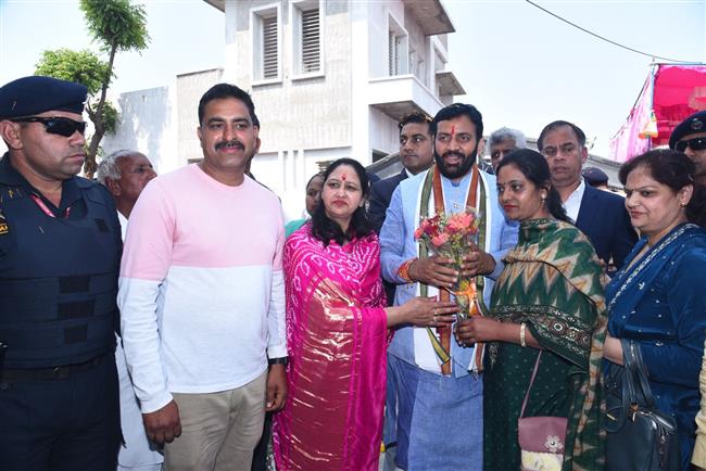 सीएम बनने के बाद पहली बार अपने पैतृक गांव पहुंचे नायब सैनी, नगर खेड़ा पर टेका माथा