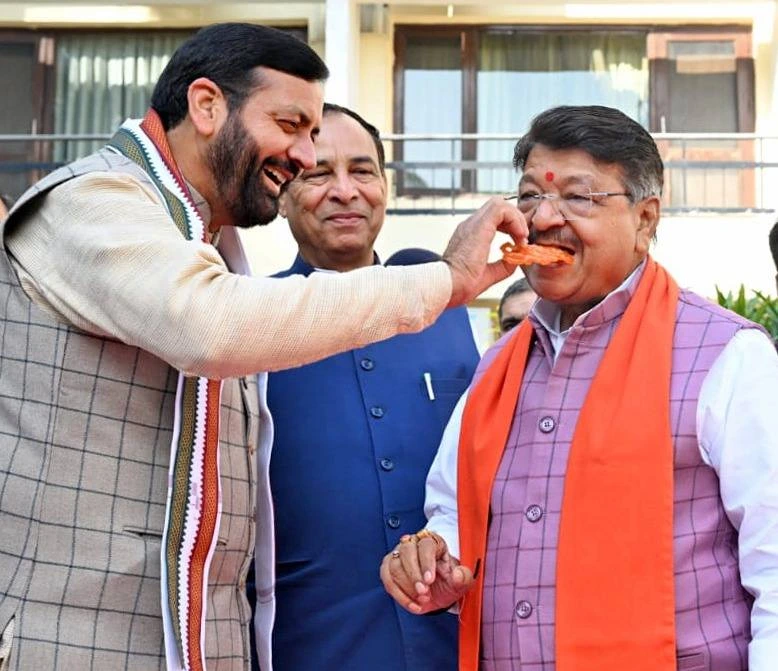 सीएम सैनी ने जलेबियां खिलाकर जताया दिल्ली की जनता का आभार, कहा -अब यमुना बनेगी अगला टूरिस्ट डेस्टिनेशन