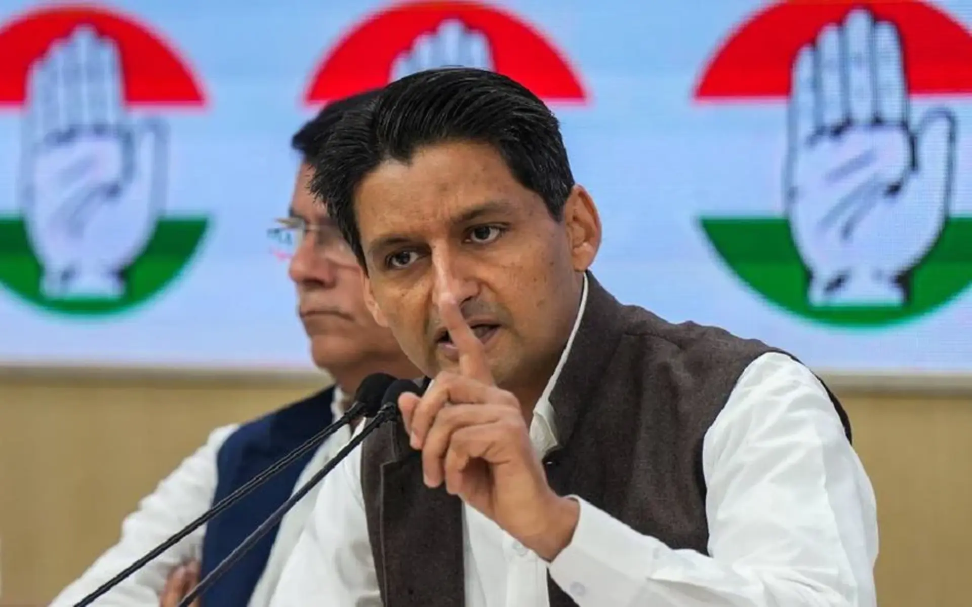 दीपेन्द्र हुड्डा बोले - देश के इतिहास में आज सबसे ज्यादा बेरोजगारी, डॉलर के मुकाबले रुपये की कीमत सबसे कमजोर