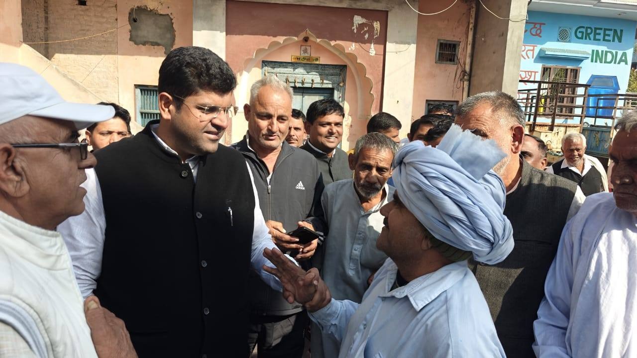 सरकार पर बरसे दुष्यंत चौटाला, बोले - लाडो लक्ष्मी योजना के महिलाओं से साथ धोखा, बुजुर्गों की भी पेंशन काटी