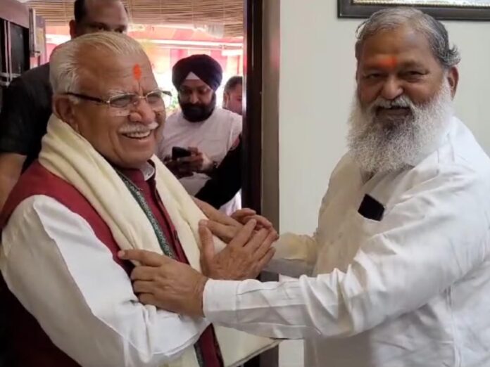 नए मंत्रिमंडल के विस्तार के बाद पहली बार पूर्व सीएम ने पूर्व मंत्री अनिल विज से की मुलाकात