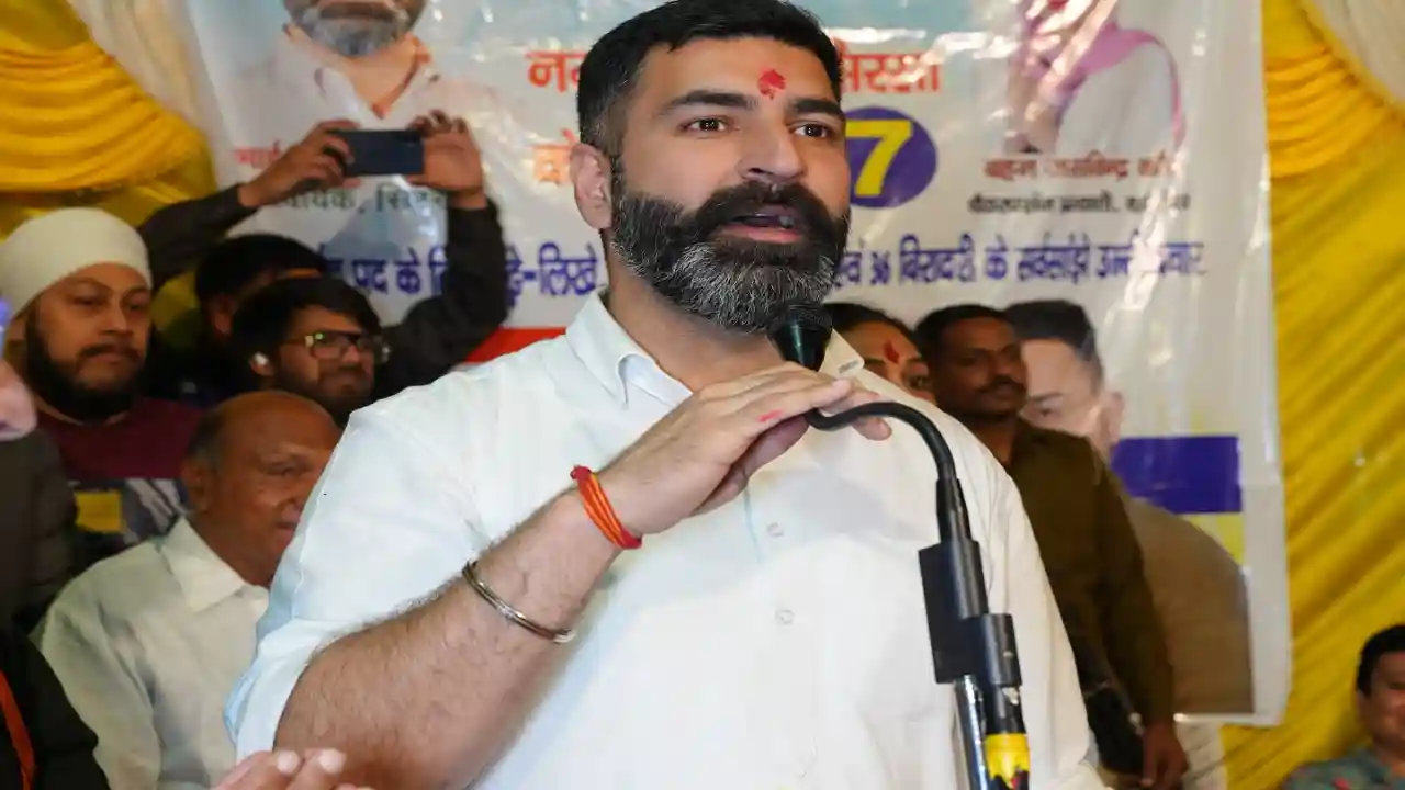 'कांडा' बंधुओं पर विधायक गोकुल सेतिया का पलटवार, कहा - इंजन तो ईमानदार, लेकिन डिब्बे ही गद्दार...