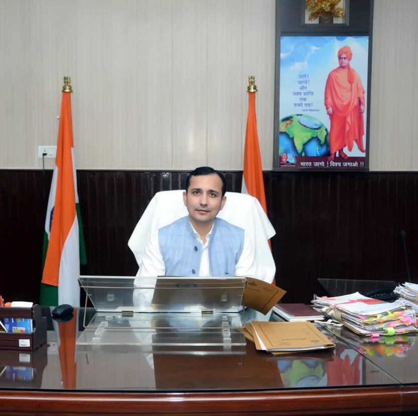 HSSC नए चेयरमैन हिम्मत सिंह आज लेंगे पद एवं गोपनीयता की शपथ, जानें कौन हैं हिम्मत सिंह?
