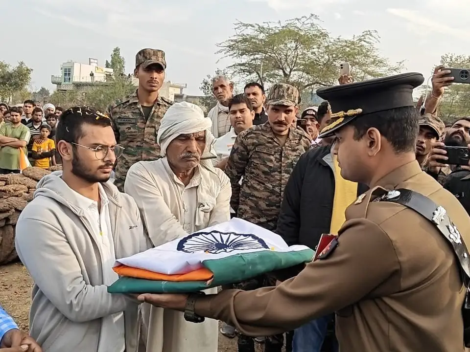 राजकीय सम्मान के साथ दी शहीद सूबेदार हितेश सहरावत को अंतिम विदाई