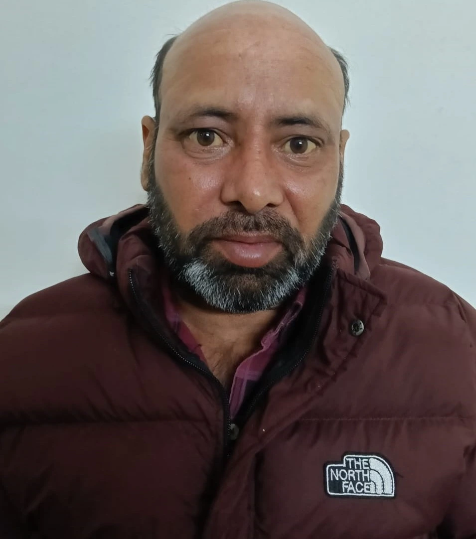 स्कूल में शराब पीकर पहुंचा JBT Teacher, BEO ने किया सस्पेंड, पुलिस बुलाकर दर्ज कराई FIR