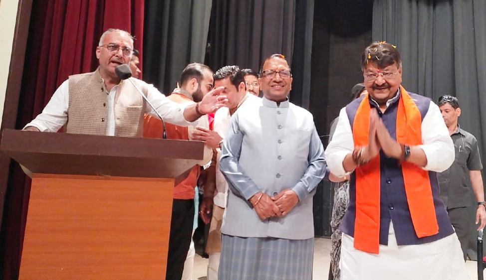 भारत को यदि जातिवाद, परिवारवाद और तुष्टिकरण से बचाना है तो मोदी ही राष्ट्रहित में जरूरी : कैलाश विजयवर्गीय