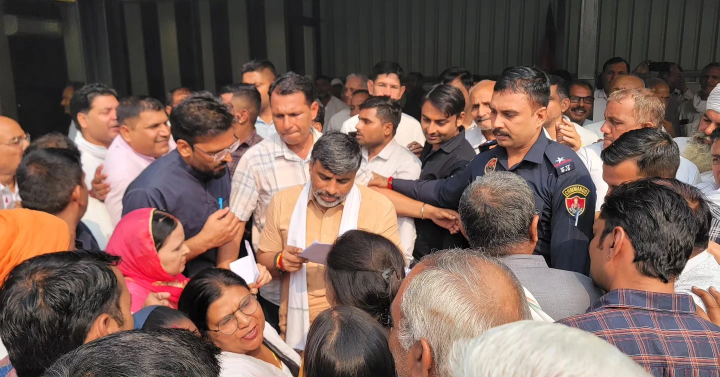24 घंटे आपकी सेवा में तत्पर हूं, लेकिन निवेदन है कि "अपने भाई'' से कोई गलत काम मत करवाना