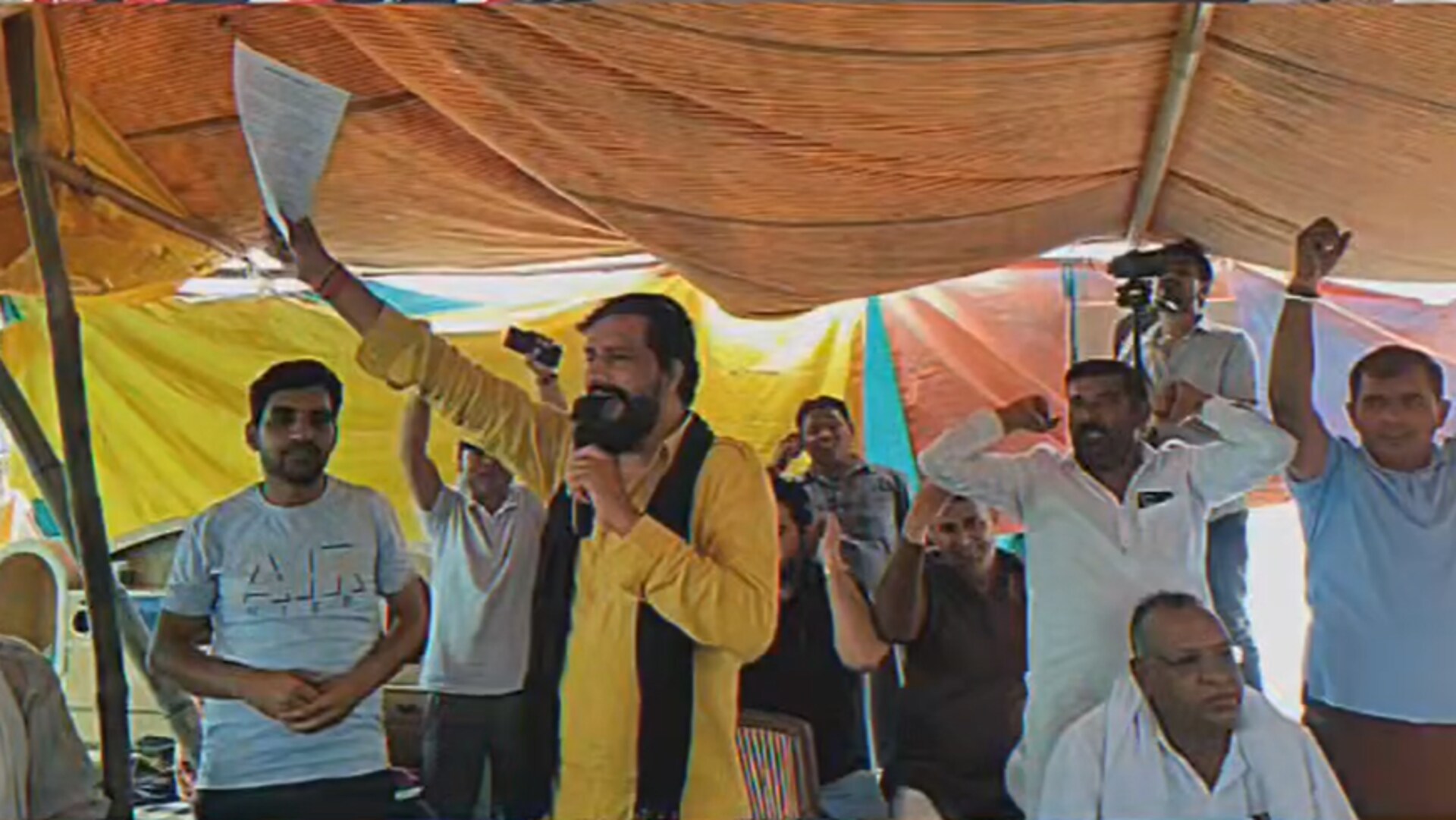 नेताओं को नहीं, पहले दादा-दादी को माला पहनाएं: नवीन जयहिंद