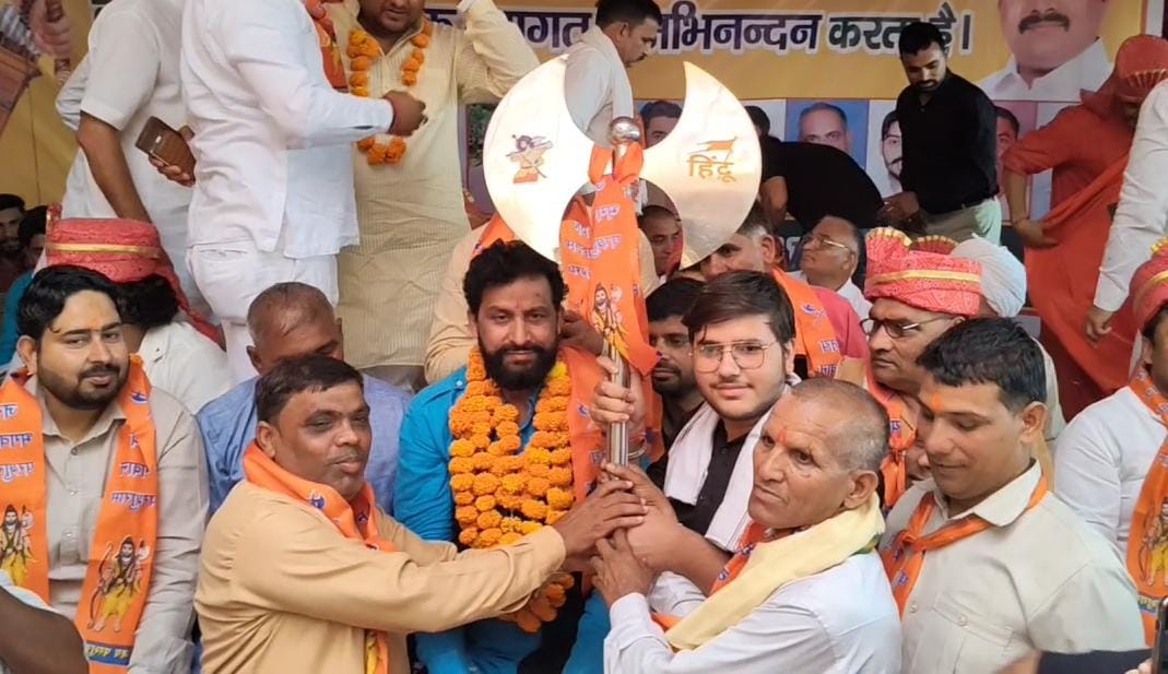 19 मई को पहरावर में मनाए जा रहे भगवान परशुराम जन्मोत्सव की चूल्हा न्यौत देने पानीपत पहुंचे जयहिंद