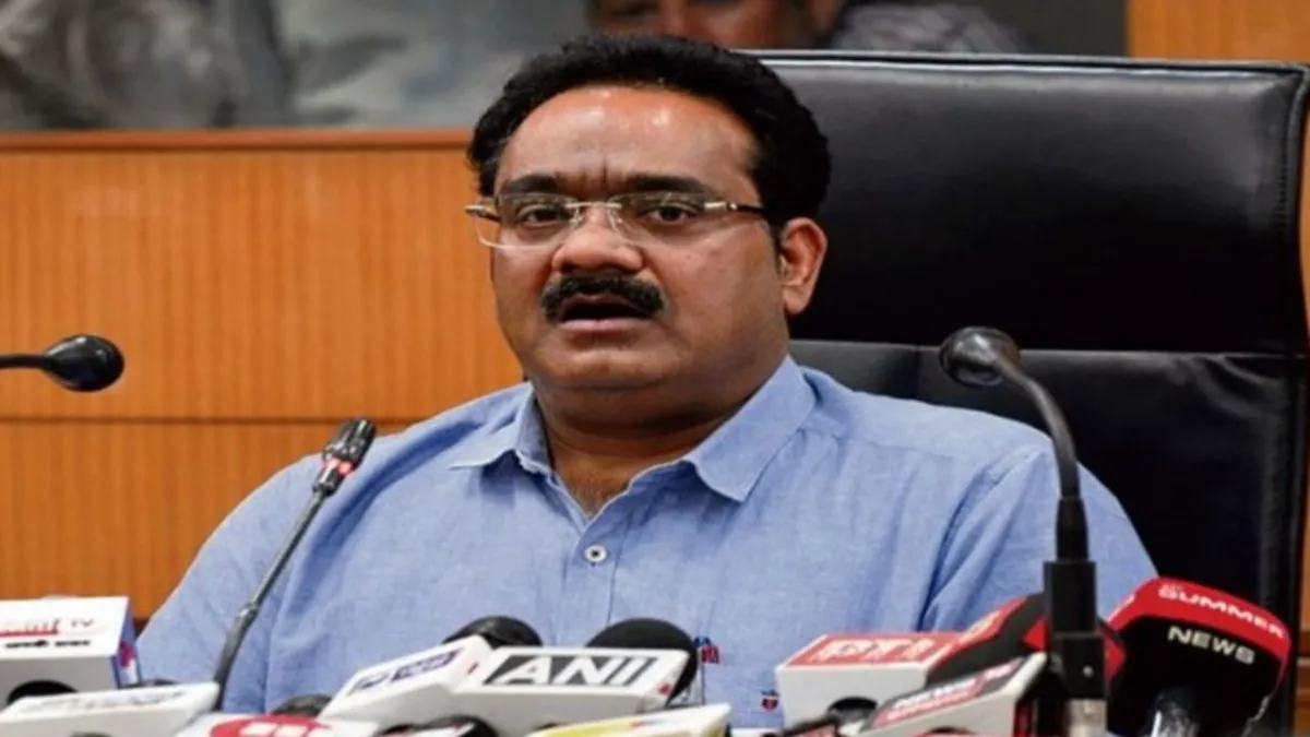 IAS पंकज अग्रवाल के घर CBI की 'हाई-प्रोफाइल' रेड : 661 करोड़ के IDFC-AU बैंक घोटाले में गिरफ्तारी की अटकलें तेज!