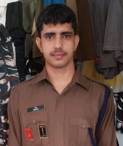 श्रीनगर में चुनाव ड्यूटी पर तैनात प्रवीण कुमार का राजकीय सम्मान से किया अंतिम संस्कार