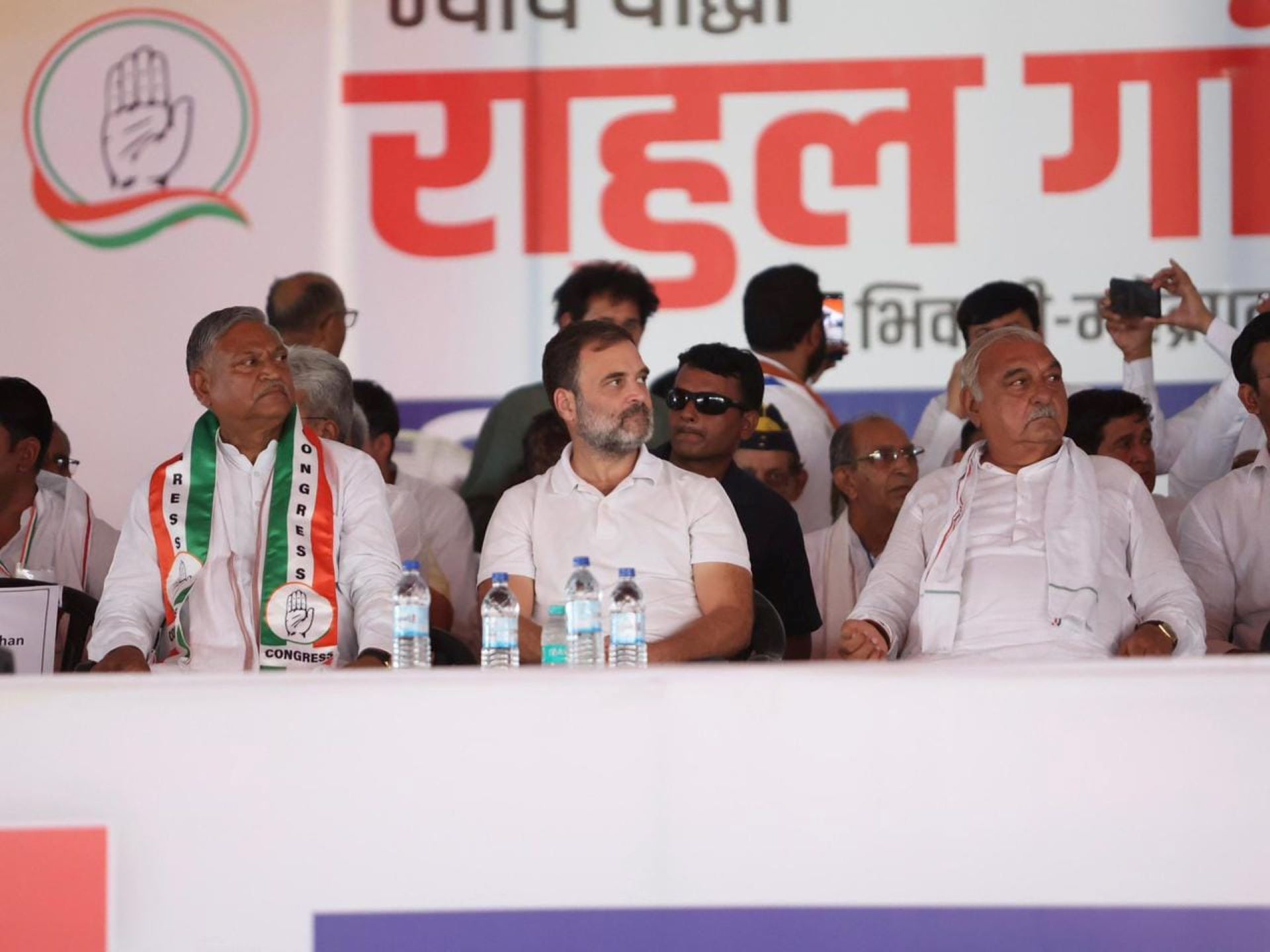 राहुल बोले- मैं देश का राजा नहीं हूं, मैं देश का बेटा हूं, भाई हूं; सरकारी नौकरियों और प्रत्येक महीने नकद आय का वादा