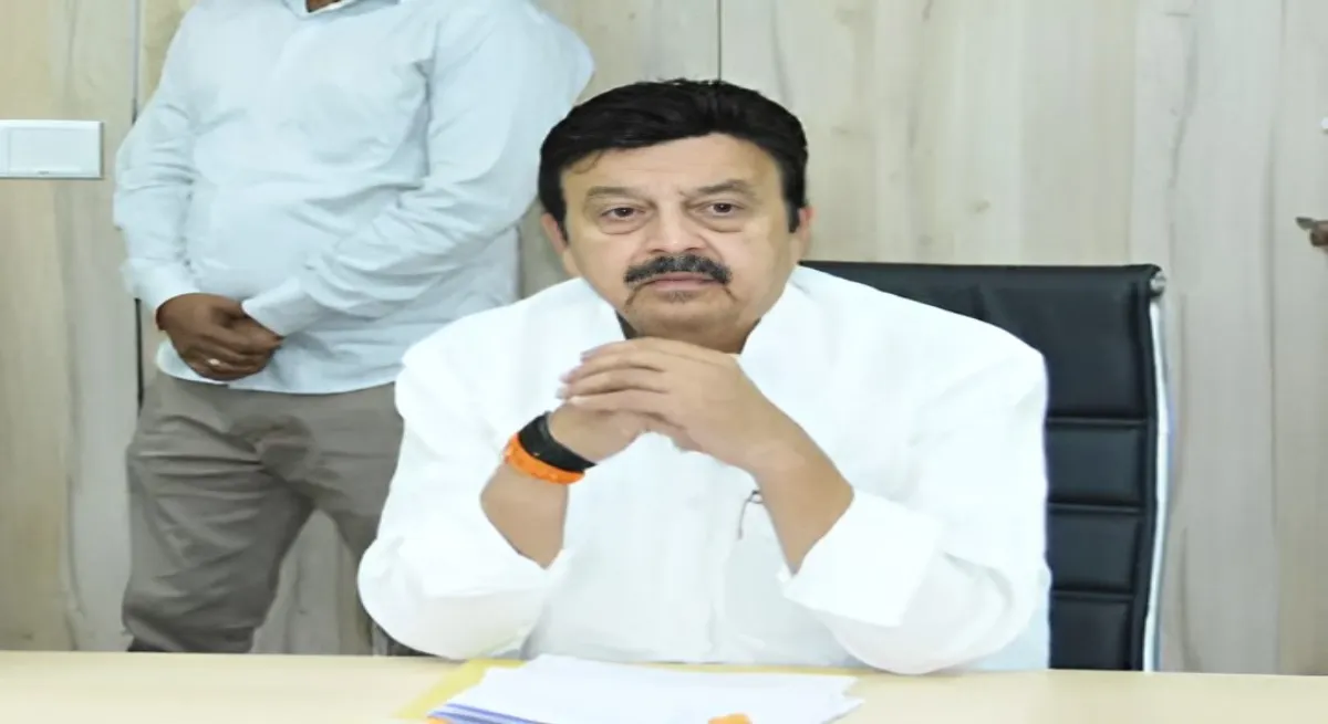 अहीरवाल की 'सियासी जंग' तेज़: राव नरवीर ने नायब सैनी को दिया 'मास्टरस्ट्रोक' सुझाव, राव इंद्रजीत पर साधा कड़ा निशाना