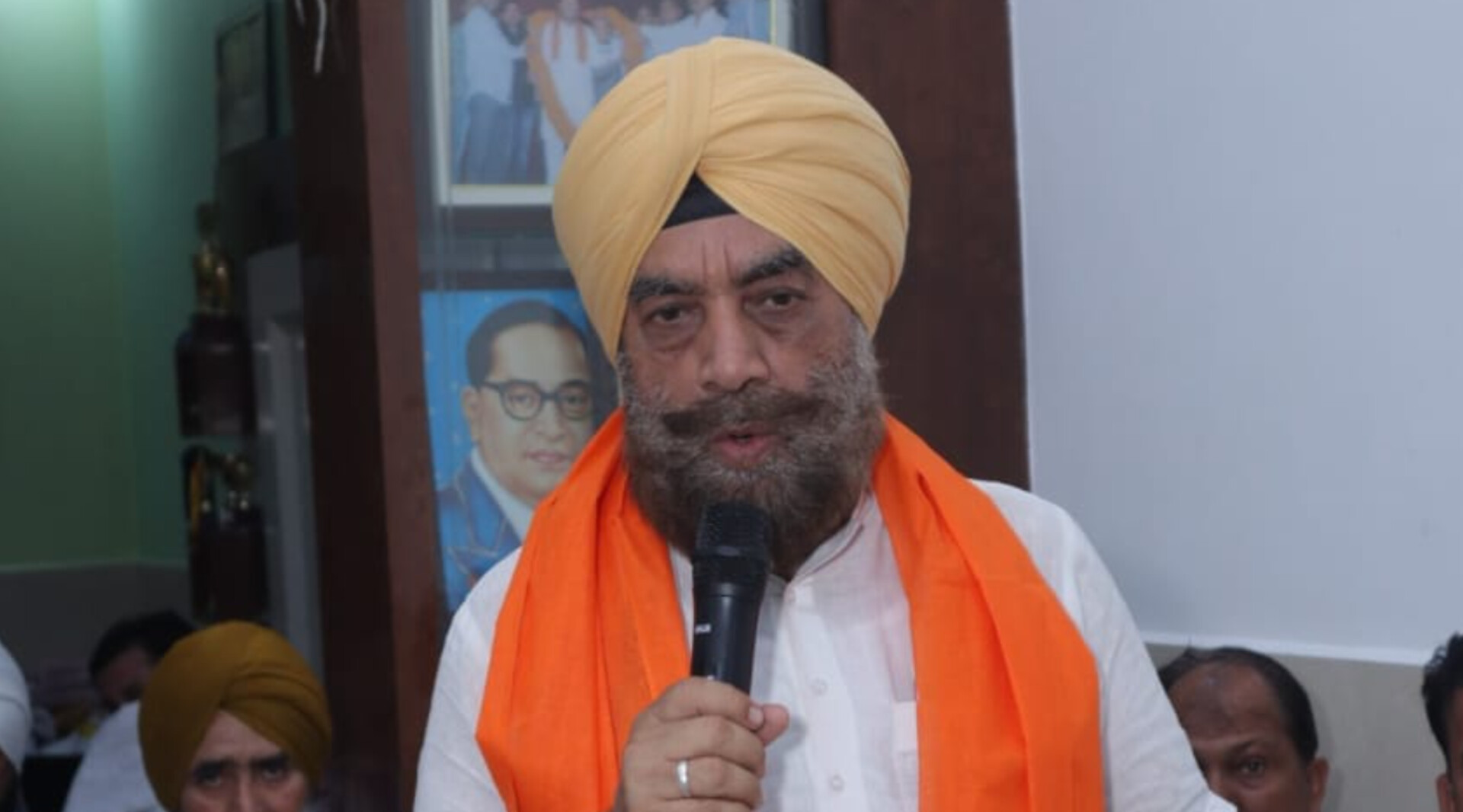 हरियाणा CM के विरोधी प्रत्याशी ने कांग्रेस में मचाया हंगामा