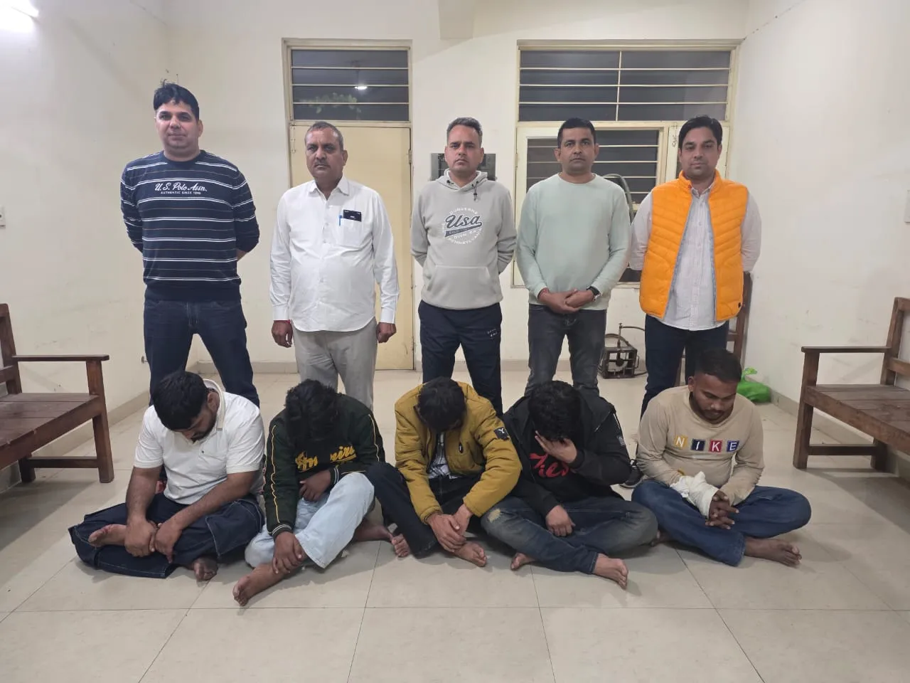 बदमाशों का तांडव : शादी वाले घर में परिवार को बंधक बनाकर लूटा , दूल्हे को गोली मारी, पांचों बदमाश 3 घंटे में गिरफ्तार