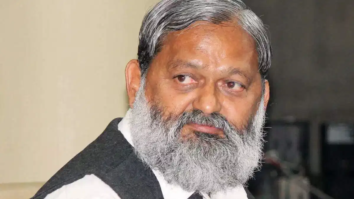 हरियाणा में बिजली का बिल भरने के लिए कार्यालयों में आने वाले उपभोक्ताओं को मिलेगी खास सुविधाएं, मंत्री विज ने किया बड़ा ऐलान
