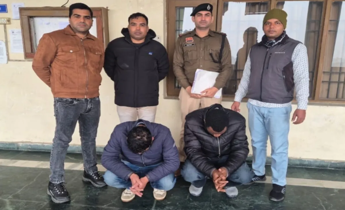 साइबर ठगों को बैंक खातें उपलब्ध कराने व खोतों से नकदी निकालकर देने वाले नाइजीरियन सहित दो आरोपी गिरफ्तार