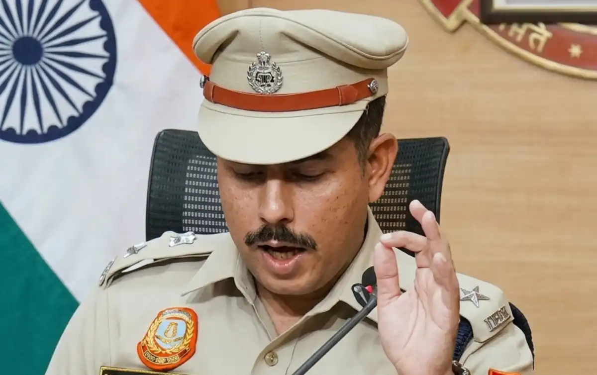 जंतर-मंतर हिंसा के बाद सोशल मीडिया पर दिल्ली पुलिस का बड़ा एक्शन, PM मोदी पर आपत्तिजनक पोस्ट हटाने के लिए कंपनियों को नोटिस