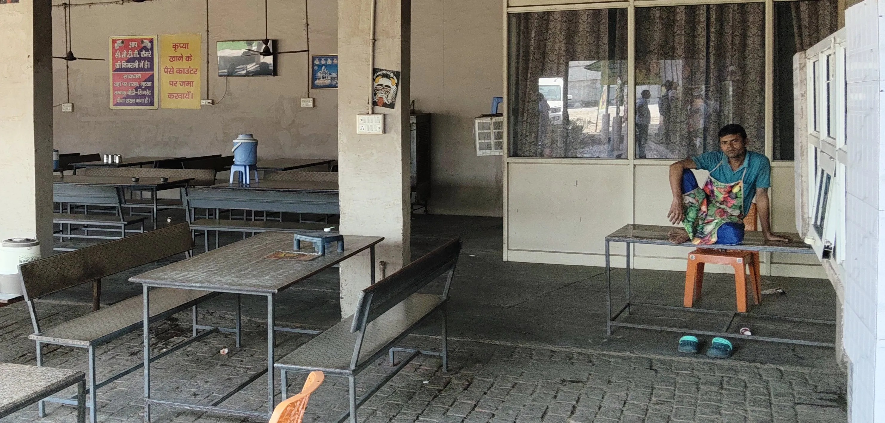 इजरायल-ईरान युद्ध का असर : ढाबों पर कमर्शियल सिलेंडर न मिलने पर गहराया संकट, छाया सन्नाटा