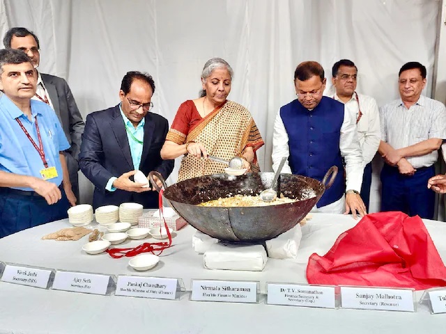 बजट सत्र से पहले सरकार ने 21 जुलाई को बुलाई सर्वदलीय बैठक : "लॉक-इन" प्रक्रिया से पहले की हलवा सेरेमनी