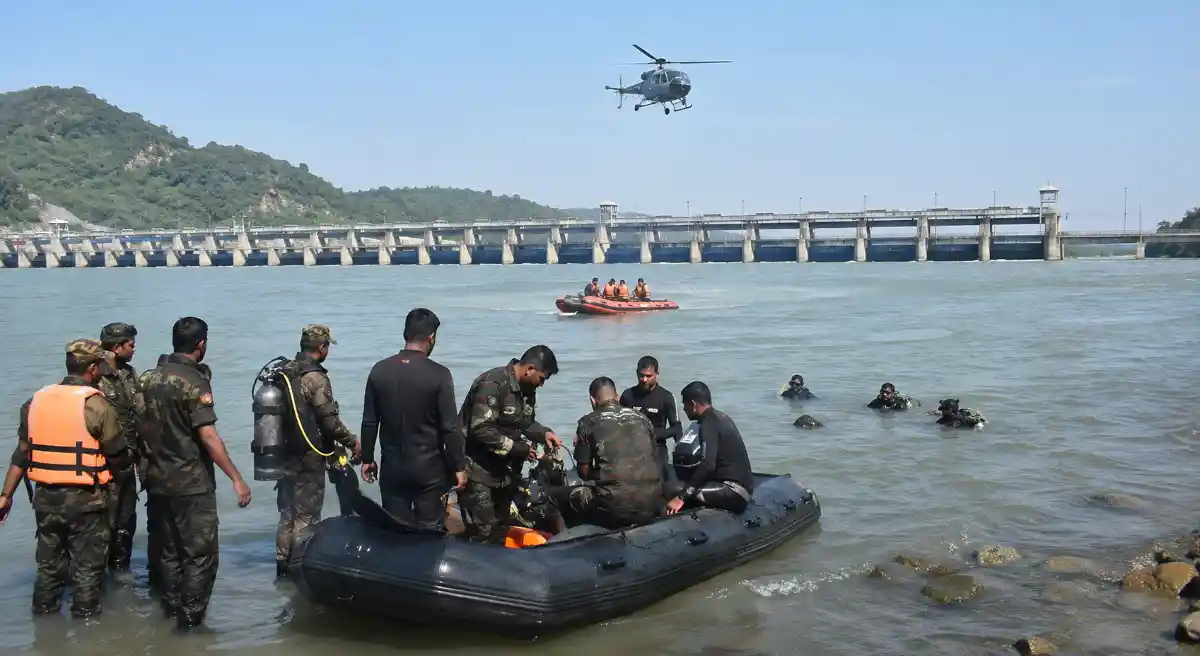 हथिनीकुंड बैराज पर सेना की ट्रेनिंग के दौरान हादसा: यमुना में डूबी मोटर बोट, 2 जवान लापता; SDRF-IAF ने संभाला मोर्चा