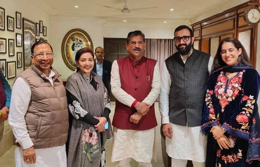 समाज कल्याण मंत्री कृष्ण बेदी ने विधायक प्रमोद विज के निवास पर की चाय पर चर्चा