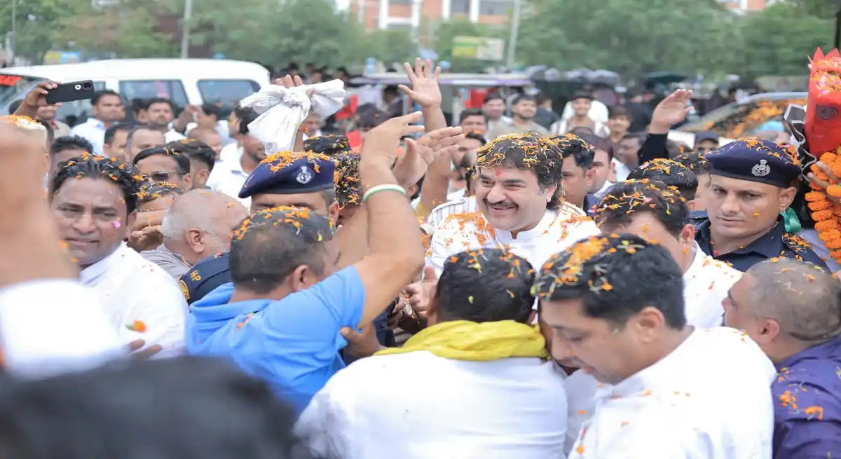 कार्यकर्ताओं की भारी भीड़ देख भावुक हुए कुलदीप बिश्नोई, बोले 'राजनीति में स्थायी दोस्त नहीं होते' वाली धारणा को मेरे कार्यकर्ताओं ने बदला