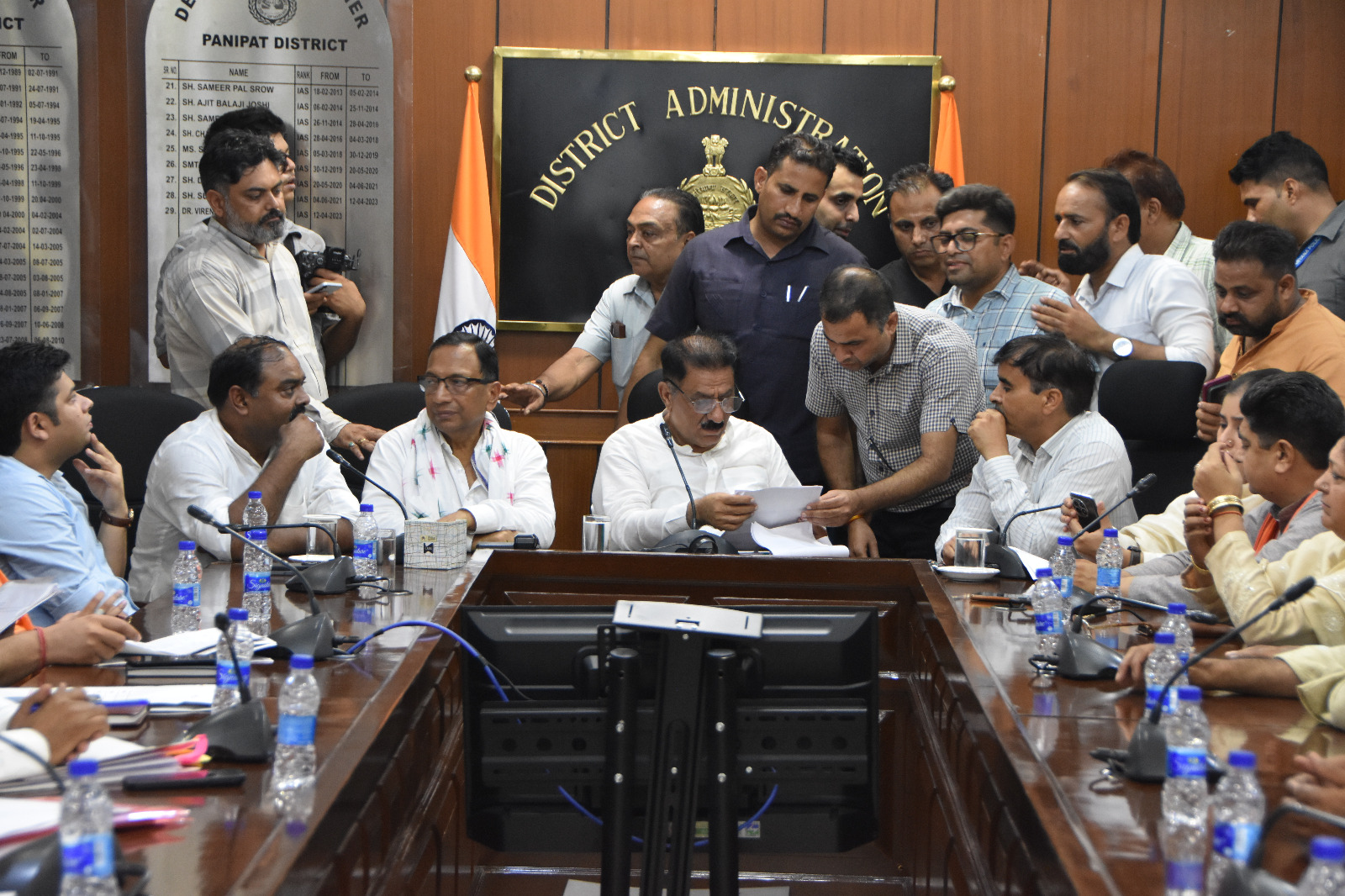 नॉनवेज की दुकान चलाने वालों पर होगी सख़्त कार्रवाई
