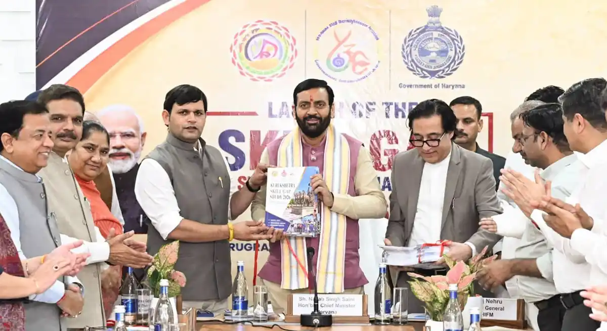एआई, ईवी, सोलर और सेमीकंडक्टर जैसे उद्योगों की मांग के अनुरूप तैयार होंगे युवा, 23 जिलों की स्किल गैप रिपोर्ट जारी