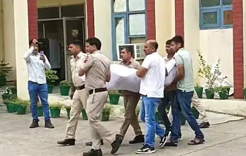 हिसार पुलिस कस्टडी में सनसनीखेज मौत: पत्नी से झगड़े के बाद लॉकअप में बंद युवक की संदिग्ध परिस्थितियों में गई जान, CJM ने संभाली जांच की कमान