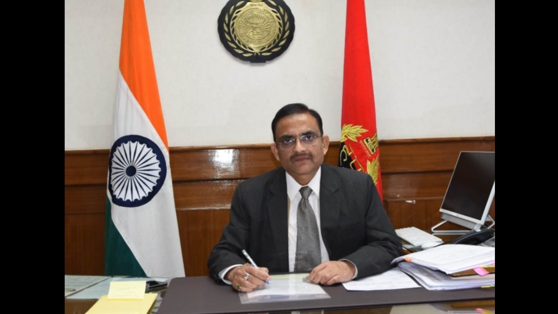 हरियाणा में ब्यूरोक्रेटिक बदलाव: 1 IAS और 3 HCS अधिकारियों के तबादले